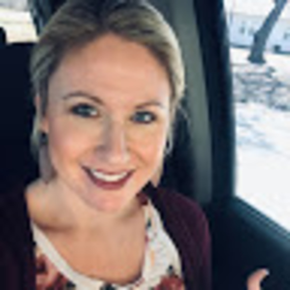 Meet your Posher, Lacey - Picture 1 of 1